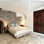 Bed & Breakfast La Tour De Pezene
