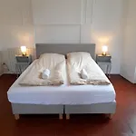La Tour De Pezene לינה וארוחת בוקר 3*