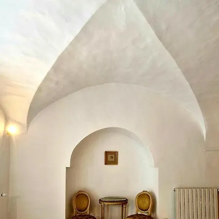 La Tour De Pezene Bed & Breakfast
