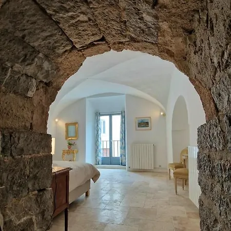 La Tour De Pezene