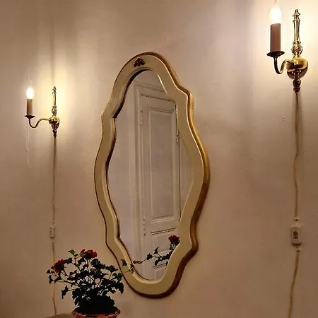 La Tour De Pezene Nocleg ze śniadaniem 3*