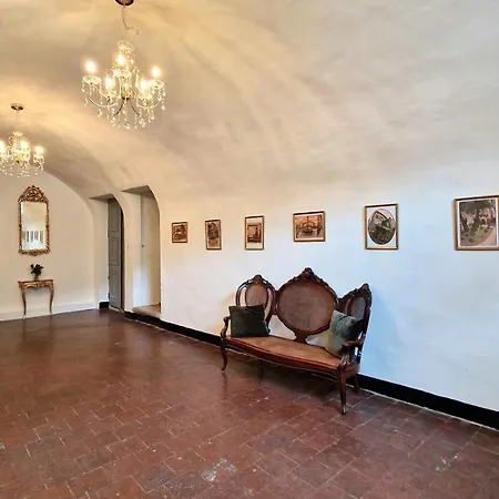 La Tour De Pezene Bed & Breakfast *