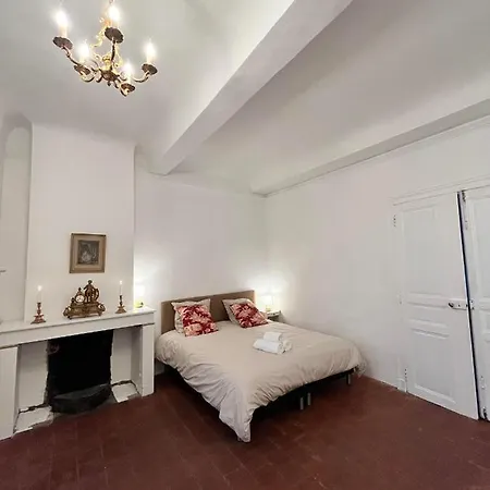 Bed & Breakfast La Tour De Pezene *