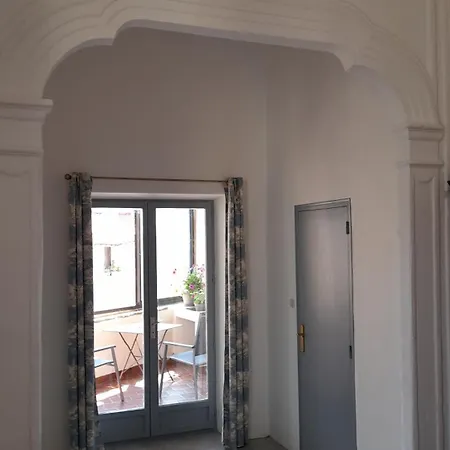 La Tour De Pezene Nocleg ze śniadaniem 3*