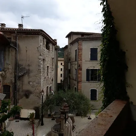 Bed & Breakfast La Tour De Pezene