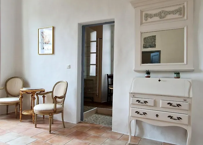 Bed & Breakfast La Tour De Pezene